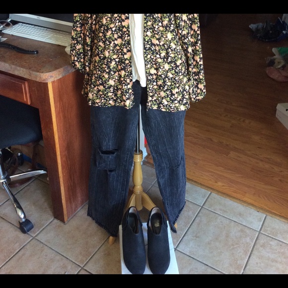 Dolce Vita OnDine Black Suede Boots Size 8.5, Pre-owned with box - Picture 3 of 13